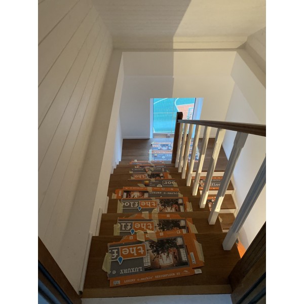 Лестницы на деревянных косоурах и тетивах
